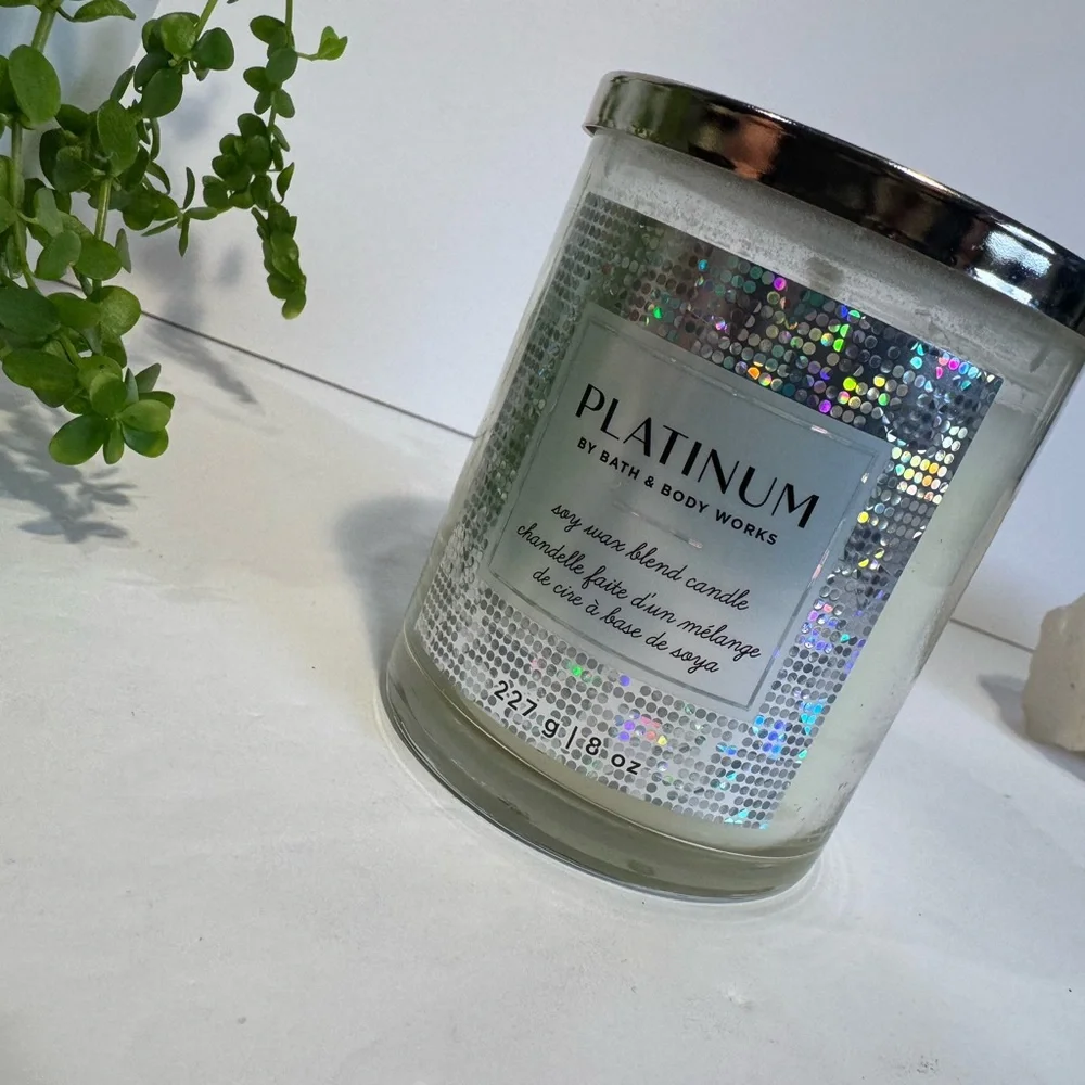 Bath & Body Works Platinum 1 Wick Candle - Holographic Silver NWOT - Picture 8 of 9